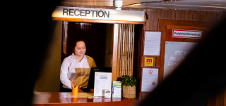 Boren vastaanotossa on vastassa asiakaspalvelija, joka voi olla TAIn matkailualan opiskelija.